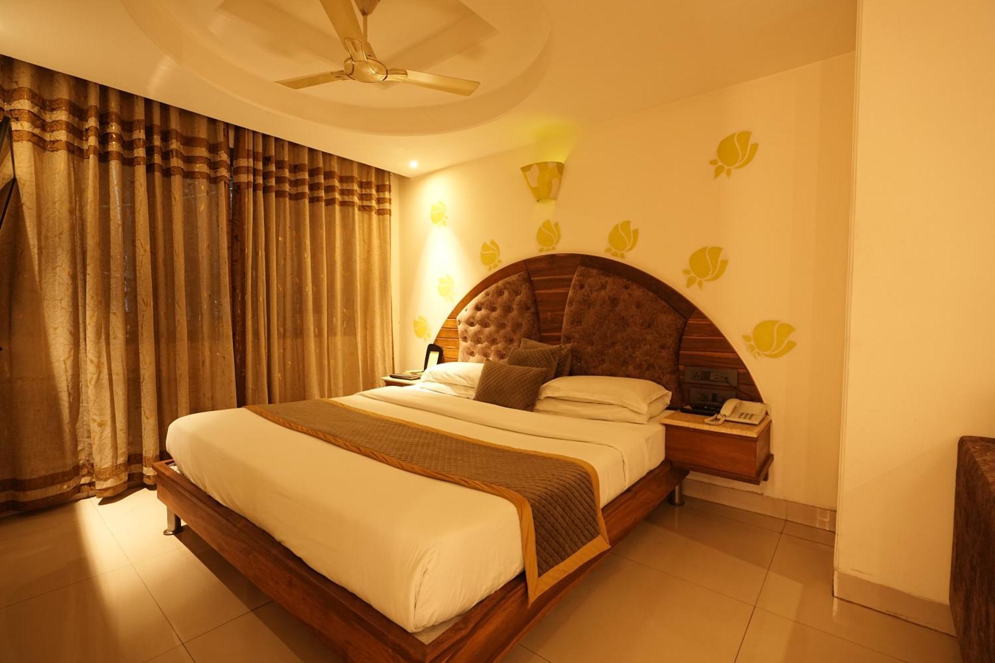 Empire Suites, Nueva Delhi Exterior foto