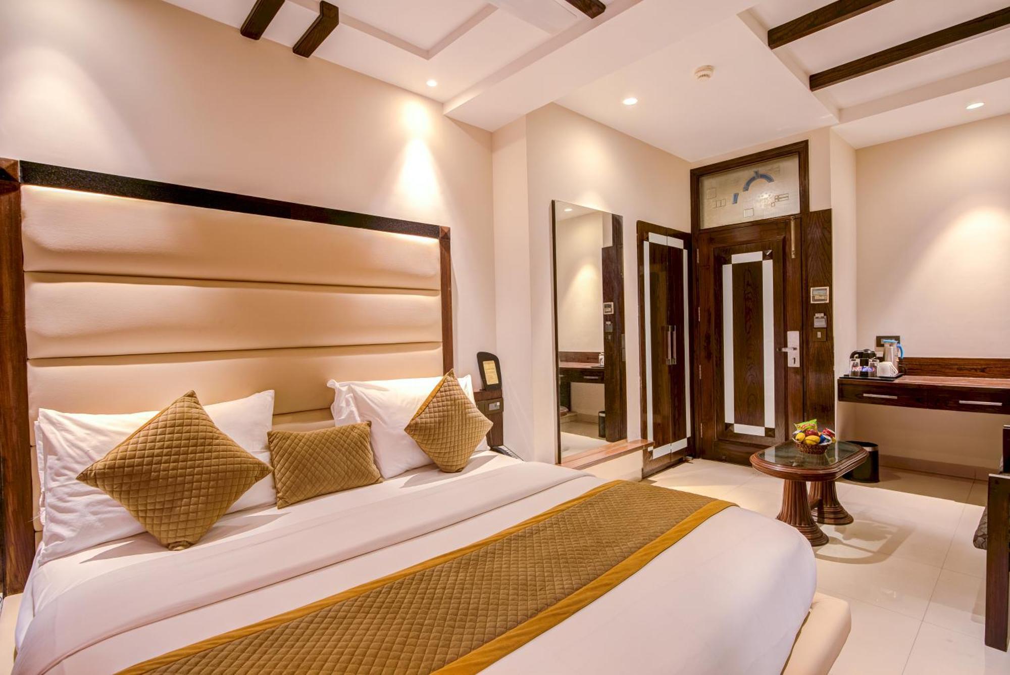 Empire Suites, Nueva Delhi Exterior foto
